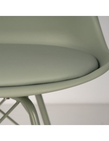 Cadeira de cozinha RALF, pernas metálicas, assento acolchoado.