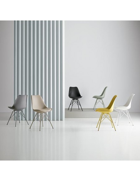 Silla de cocina RALF, patas metálicas, asiento acolchado.