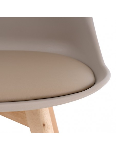 Silla nórdica ANTHA, polipropileno con asiento Ecopiel acolchado.