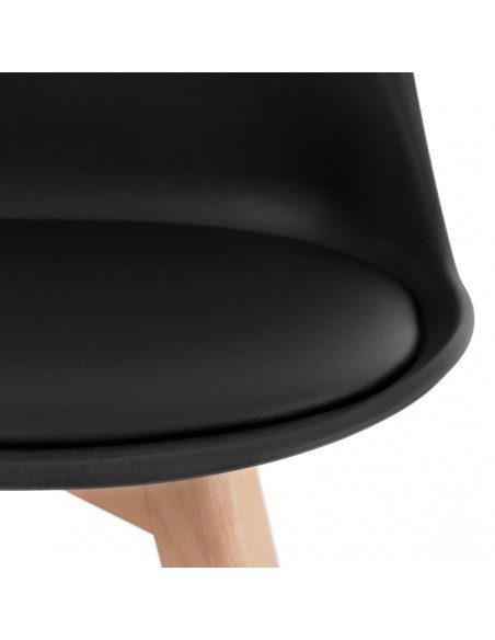 Silla nórdica ANTHA, polipropileno con asiento Ecopiel acolchado.