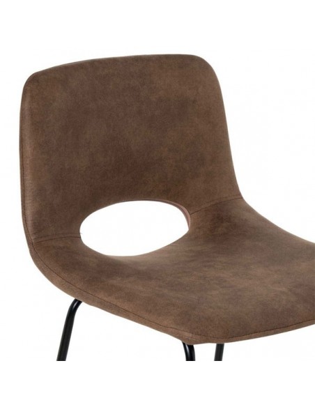 Taburete bajo Zahara 65, tejido suede y patín de metal negro.