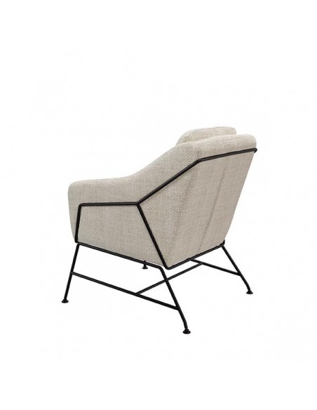 Poltrona Brida em tecido tango e base em metal preto.