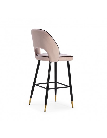 Banqueta RAY Velvet Altura 65. Base em metal preto e dourado.