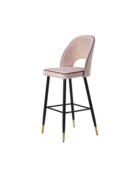 Banqueta RAY Velvet Altura 65. Base em metal preto e dourado.