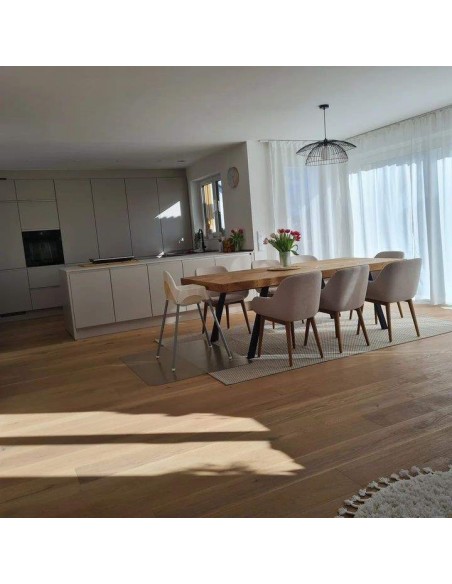 Outlet Silla Konna verde y patas de madera maciza de fresdo oscuro