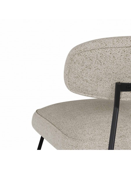 Poltrona NICOSIA de design retrô, estofamento Lemur e estrutura em metal preto.