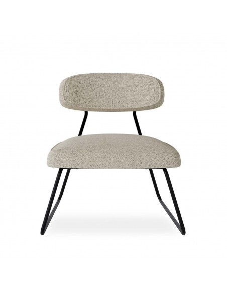 Butaca de diseño retro NICOSIA, tapizado Lemur y estructura en metal negro.