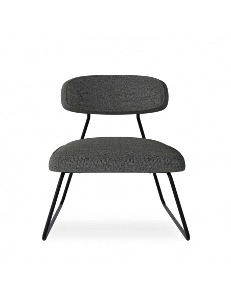 Butaca de diseño retro NICOSIA, tapizado Lemur y estructura en metal negro.