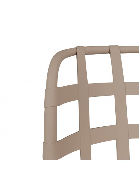 Silla de diseño GINA de polipropileno apilable.