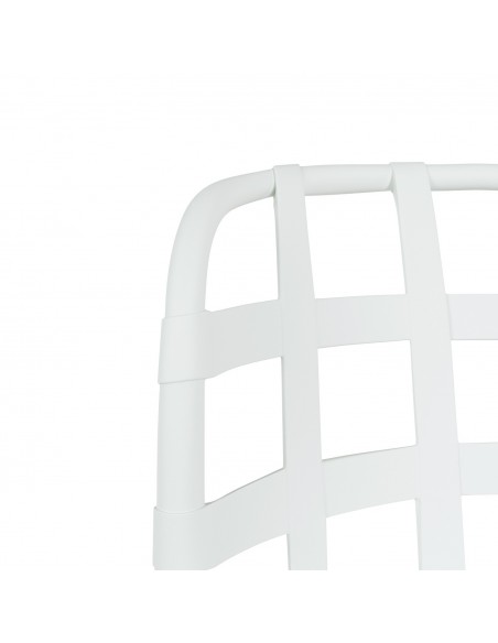 Silla de diseño GINA de polipropileno apilable.