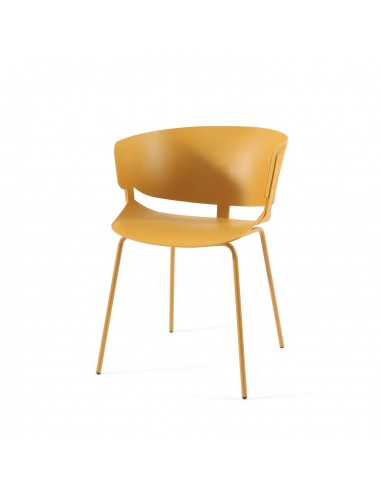 Silla de diseño con brazos TAYLOR en polipropileno y patas metálicas.