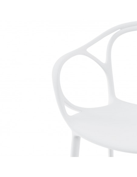 Silla exterior con brazos apilable EILIN en polipropileno.