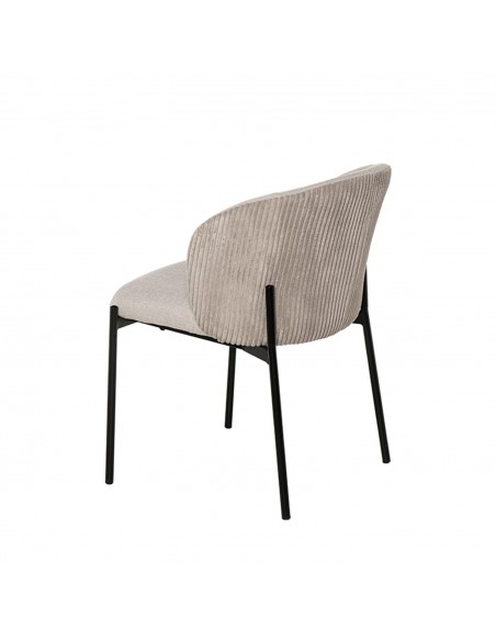 Cadeira de jantar FAINA em tecido beige, pernas em metal preto.
