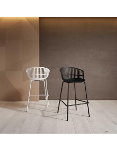 Taburete bajo de polipropileno AXEL 66, patas de metal 2