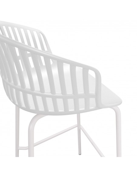 Banqueta baixa em polipropileno AXEL 66, pernas em metal