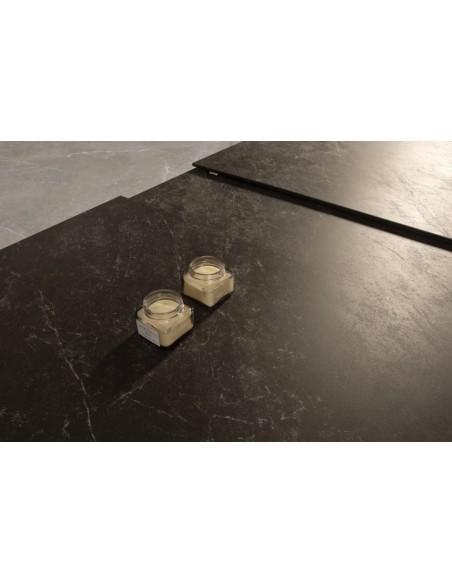 MESA EXTENSÍVEL LULA 160/220 X 90 CM, tampo CERÂMICO e pés em metal PRETO