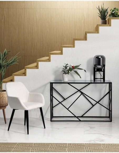 Silla con brazos de diseño LASHY en tejido chenille y patas de metal negro