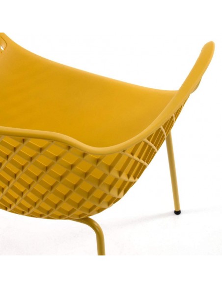 QUINN Cadeira com braços minimalista, plástico, metal