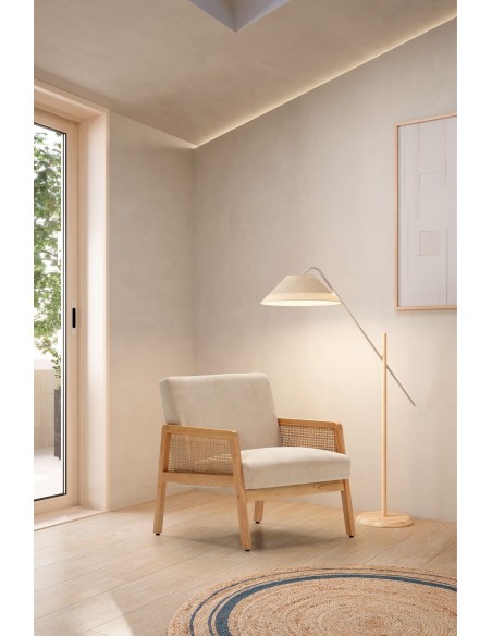 Sillon DEBRA de ratán sintético y madera, tejido pana beige