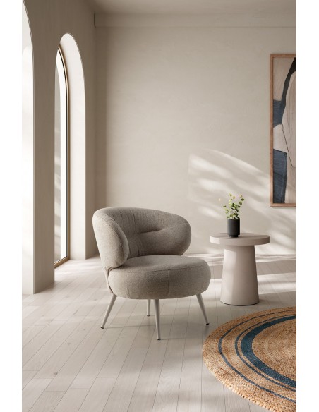Poltrona redonda LIVA em tecido bege e metal creme