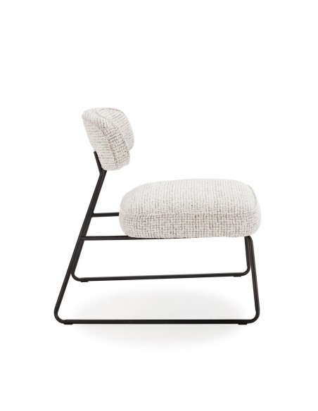 Cadeira de design ELON em tecido branco e bege, base de trenó em metal preto