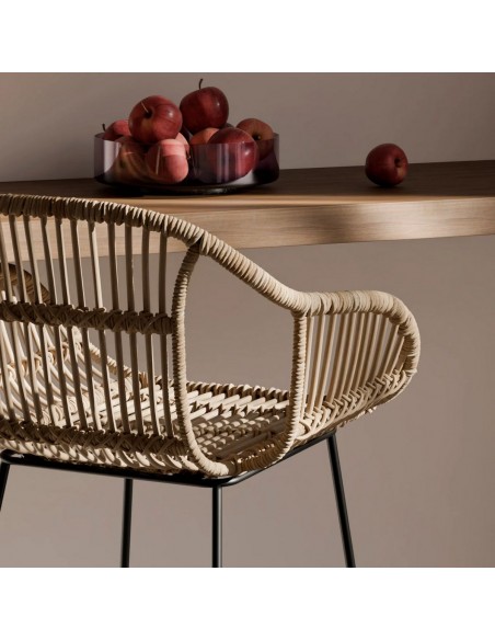 Banco de design GIAN 77 com braços em rattan natural e metal preto