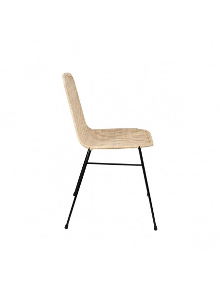 Cadeira minimalista Colette em rattan natural com estrutura em metal preto