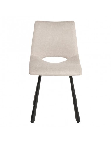 Cadeira de design Briana estofada em Beige com pernas de metal.