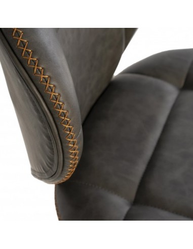 Cadeira de design industrial Dafne.