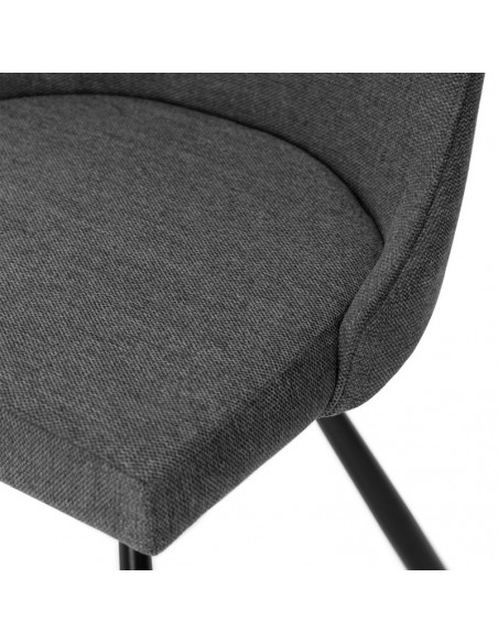 Silla Danica tapizada en tejido gris con patas de metal negro