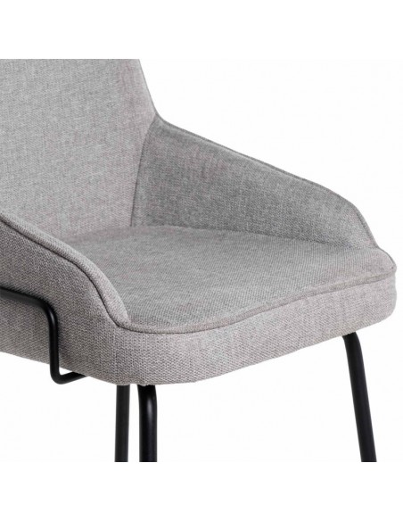 Silla de diseño GWEN, tela gris claro y patas de metal negro