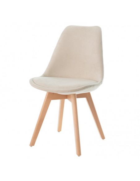 Cadeira Milena com pés de madeira, estrutura estofada em veludo e assento acolchoado.