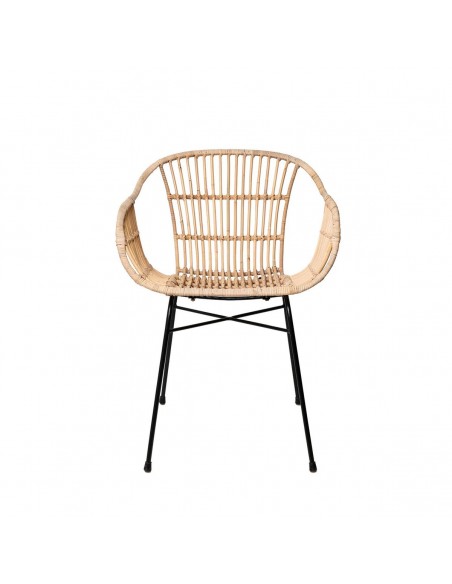 Cadeira design Nancy com braços em estrutura de metal preto de rattan natural