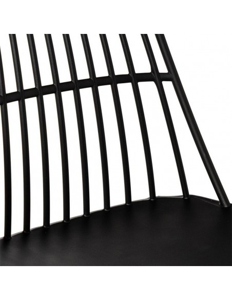 Silla NERINA, polipropileno negro y patas de metal negro.