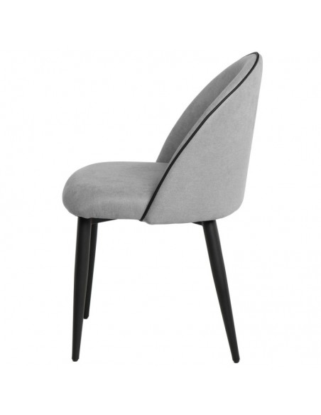 Silla de comedor SLOANE, tapizada color gris claro con patas de metal negro.