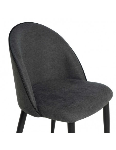 Cadeira de jantar SLOANE, estofada cinza escuro com pernas de metal preto.