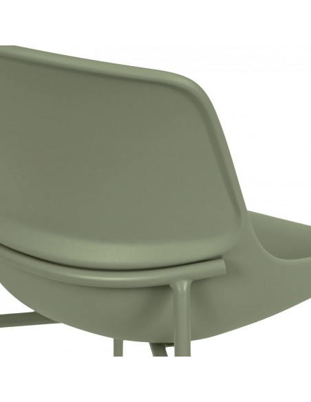 Cadeira moderna LUNA de polipropileno com pernas de metal