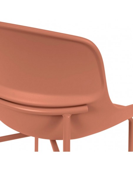 Banco moderno LUNA 66 em polipropileno com pernas em metal