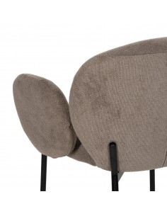 Cadeira de jantar NELIDA estofada em taupe com pernas de... 2