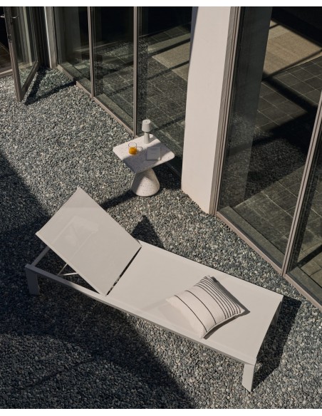 Espreguiçadeira CANUT em alumínio e textura cinza claro