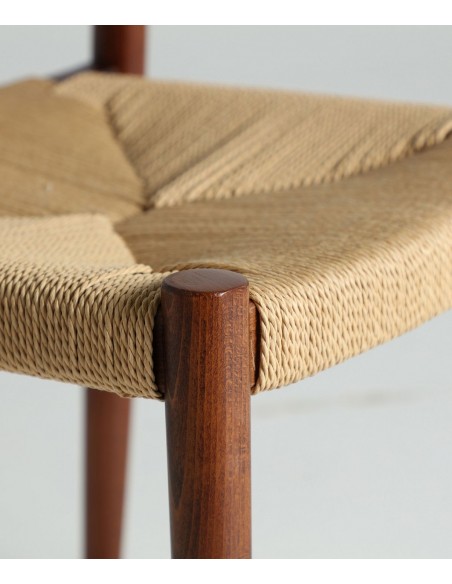 Silla artesanal nórdica ZELHEM de madera color nogal y cuerda beige