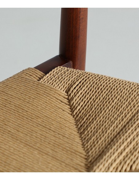 Silla artesanal nórdica ZELHEM de madera color nogal y cuerda beige