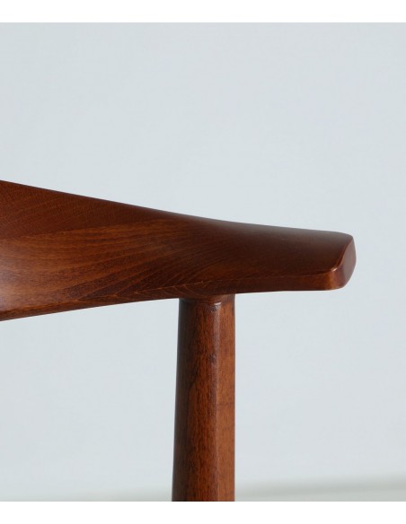 Taburete nórdico con brazos ZELHEM 76 de madera color nogal y cuerda beige