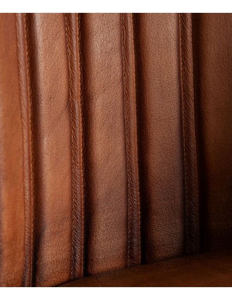 Cadeira LUARD em pele castanha, estilo industrial, pernas em metal preto