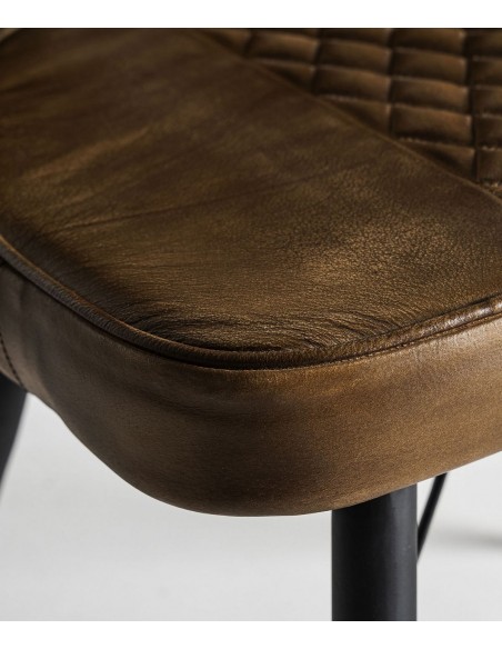 Cadeira BROUSE em pele de camelo, estilo industrial, pernas em metal preto