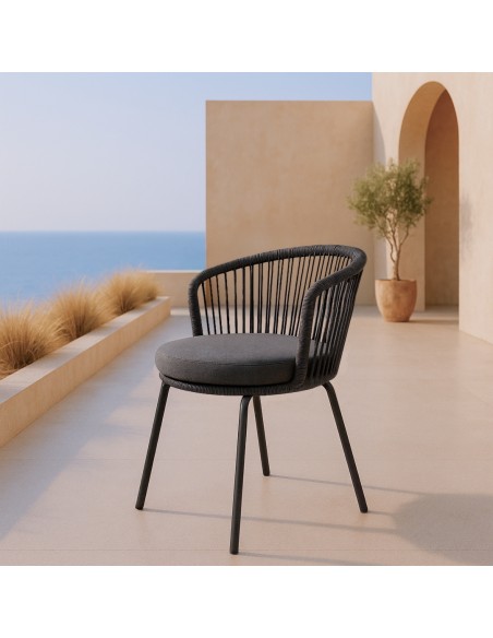 Cadeira para área externa VILMA em corda e aço. Conforto e estilo para terraço ou jardim