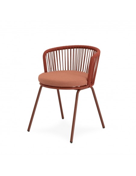 Cadeira para área externa VILMA em corda e aço. Conforto e estilo para terraço ou jardim