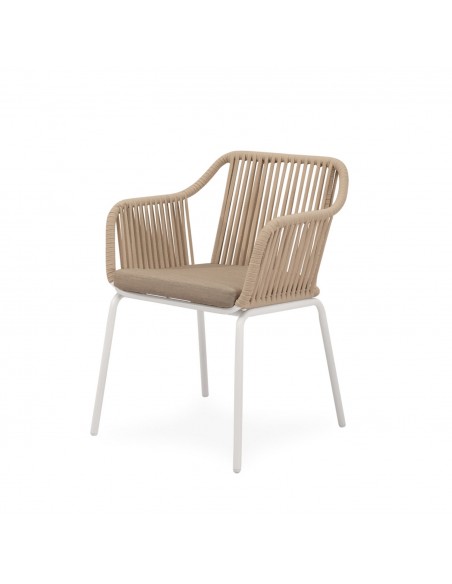 Cadeira de exterior Penny em corda e aço, com design envolvente e elegante