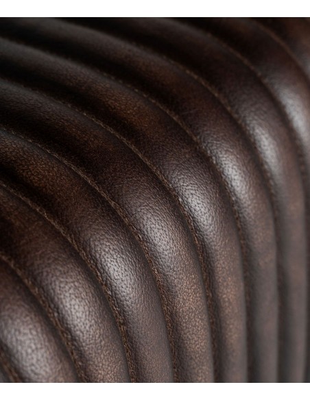 Banqueta baixa GLADYS em pele castanha, design industrial