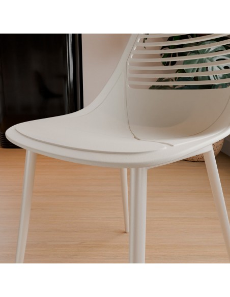 SILLA DE POLIPROPILENO LEIA BLANCA. PATAS METAL